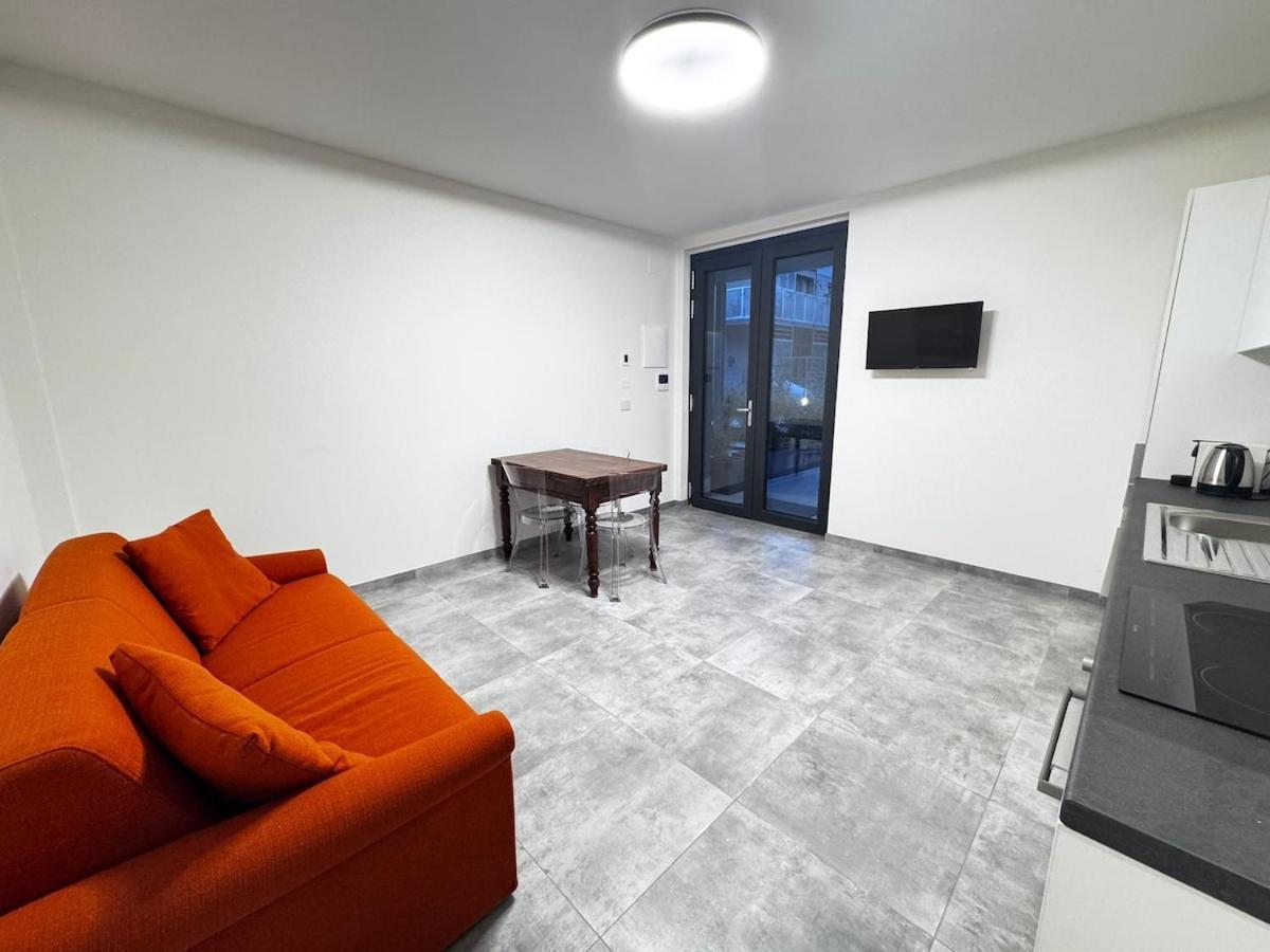 Bilocale Con Patio Privato Lägenhet Turin Exteriör bild